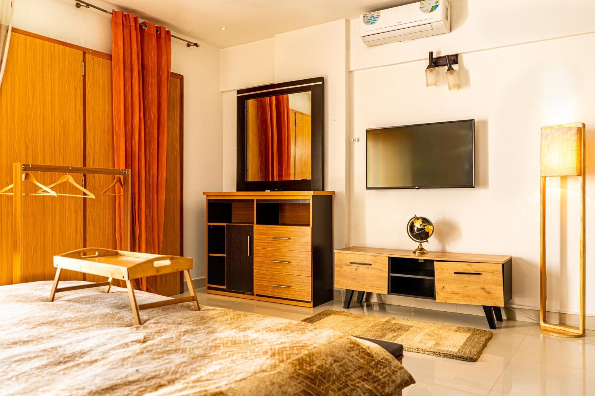Chambres Meublees Avenue Cheikh Anta Diop Дакар Екстер'єр фото
